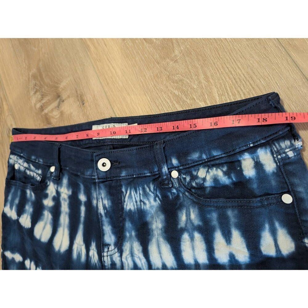 Sz 18 Torrid Tie Dye Denim Cutoff Jean Shorts - Picture 3 of 6